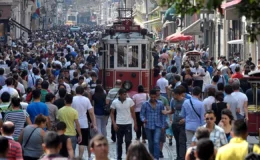 Türkiye 86 milyonu aştı: Esenyurt il oldu, ülke yaşlandı!