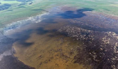 Marmara Gölü beş yıllık uykusundan uyandı kuruyan toprak yeniden suyla buluştu
