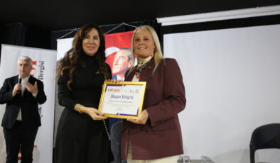 Nazife Ağırbaş Kale’ye başarı ödülü