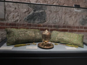 AA 20260317 40845640 40845634 BAKAN ERSOY CALINAN 2 IZNIK CINISININ TURKIYEYE IADE EDILDIGINI DUYURDU