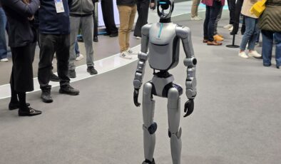 İş dünyasında metal yaka dönemi başlıyor: İlk ChatGPT mezunları işbaşı yapıyor!