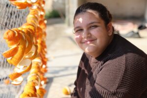 Adana’da narenciye kabukları kadınların elinde servete dönüşüyor 3 AW666032 06