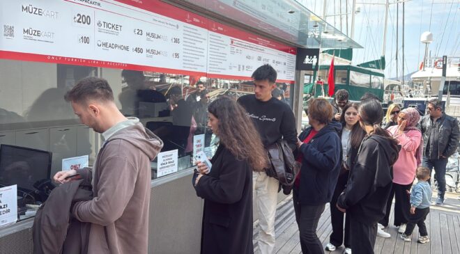 Bodrum’da deniz değil tarih sezonu açıldı: Kaleye ziyaretçi akını