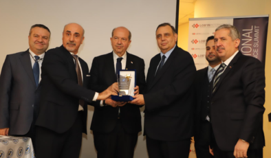 Avrupa Ekonomik Senatosu’ndan Prof. Dr. Uğur Özgöker’e Uluslararası Onur Plaketi