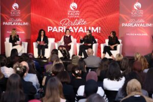 Kadin Yoneticiler Panel Gorseli