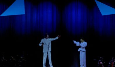 5G ile Müslüm Gürses yeniden sahnede