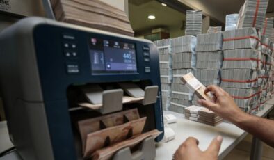 Bankacılık sektöründe kredi hacmi geriledi