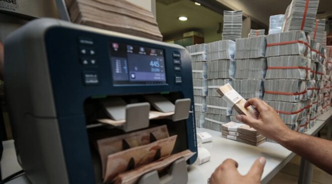 Bankacılık sektöründe kredi hacmi geriledi