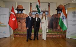 Bollywood Temalı Alışveriş ve Eğlence Raffles İstanbul’da