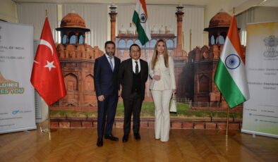 Bollywood Temalı Alışveriş ve Eğlence Raffles İstanbul’da