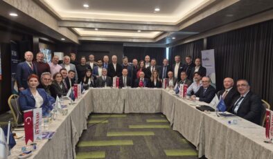 Ekonomiye yön verenler konuştu: Değişimi yönetmeyen elenecek!