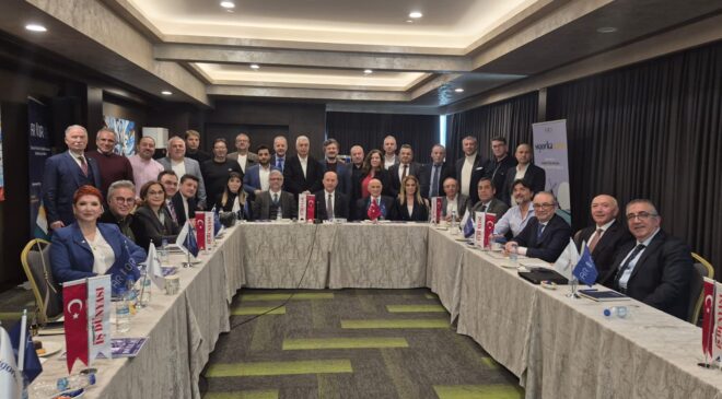 Ekonomiye yön verenler konuştu: Değişimi yönetmeyen elenecek!