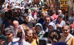 Bayram alışverişi esnafın yüzünü güldürecek