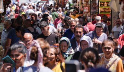 Bayram alışverişi esnafın yüzünü güldürecek