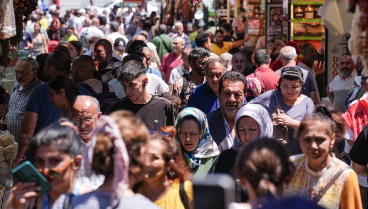 Bayram alışverişi esnafın yüzünü güldürecek