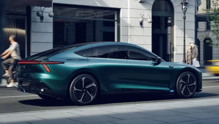 Lynk & Co 912 beygirlik yeni elektrikli performans sedanı 10 Plus modelini duyurdu