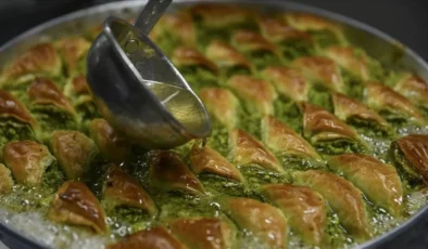 Bayram sofrasında ‘fıstık’ krizi! Kilosu 2 bin TL’yi aşan tatlılar şoke etti