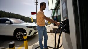 Yüksek hızlı şarj istasyonu sayısı 16 bin 650’ye ulaştı 3 sarj istasyonu 2442671