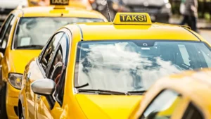 taksiden inmeden once dikkat yolcuya 8 bin 700 tl sofore 17 bin tl cezasi var 1777509 20260316114920