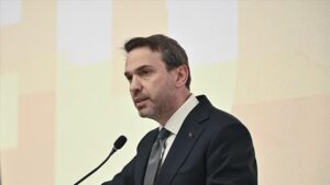 thumbs b c 35b3337eaf19f6f135f7db3112b4dbed