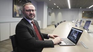 thumbs b c f3ca937fae23b2fbe9a407ffdace5153