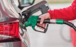 Polonya akaryakıtta vergi indirimine gidiyor