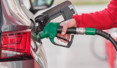 Polonya akaryakıtta vergi indirimine gidiyor