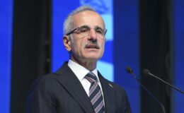 Bakan Uraloğlu, Trabzon’da 5G ve lojistik yatırımlarını değerlendirdi