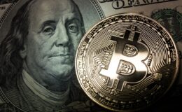 Bitcoin 77 bin doları test ediyor