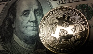 Bitcoin 77 bin doları test ediyor