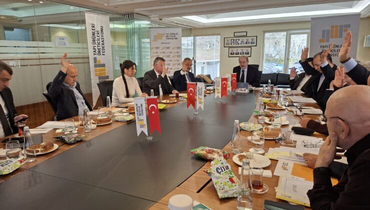 Güven oyu alan Adil Sani Konukoğlu yeniden başkan