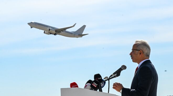 Havalimanlarında 3 aylık rekor: 50 milyona yakın yolcu ağırlandı