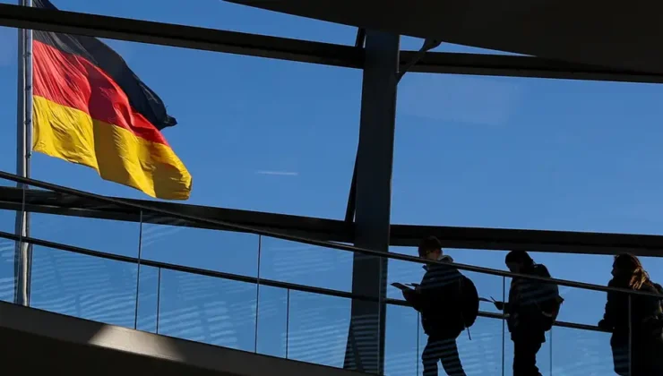 Almanya’da her beş gençten biri ülkeyi terk etmek istiyor!