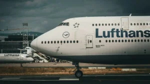 Lufthansa biletleri yaktı: 20 bin uçuş iptal!