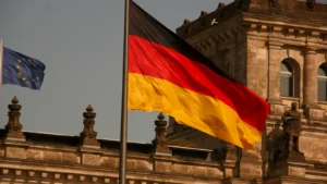 Almanya’da demokrasi bütçesine tırpan sivil toplum ayağa kalktı