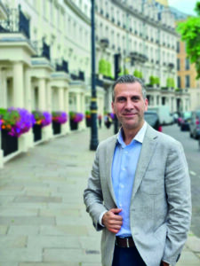 Dr. Uygar U╠estu╠en MEDI╠cPOL HASTANESI╠c .jpg