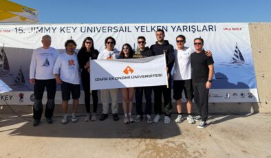 Üniversiteli yelkenciler Urla açıklarında 15’inci kez yarıştı
