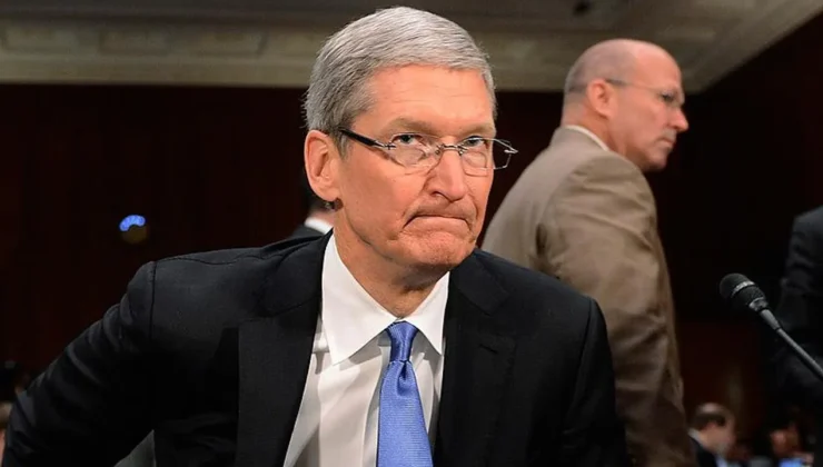 Apple’da Tim Cook CEO’luk görevini bırakıyor
