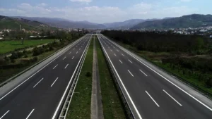 Bölünmüş yolda yeni hedef 38 bin kilometre: Ulaşımda hız ve konfor dönemi 3 bolunmus yolda hedef 38 bin kilometre otoyol agi da 4330 kilometreye ulasacak 1782270 202604070015 20260407001538 1