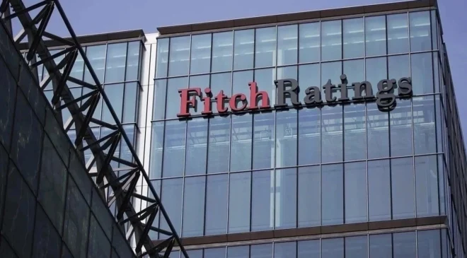 Fitch, Türkiye’nin kredi görünümü durağana çekti