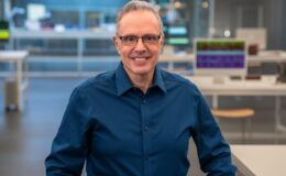 Apple’da İsrail doğumlu Johny Srouji donanım bölümünün patronu oldu