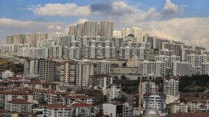 Hizmet enflasyonu martta hızlandı: Gayrimenkul zirvede