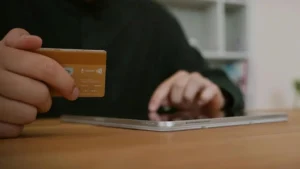 kredi karti kullananlarin yuzde 25ini etkileyecekti limit duzenlemesi askiya aliniyor 1785025 20260418231126