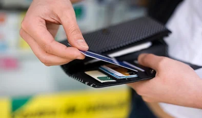 Kredi kartı limitlerinde beklenen kesinti rafa kalktı kullanıcıların yüzde yirmi beşi nefes aldı