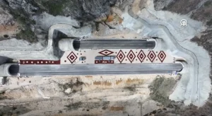 Çorum-Laçin arasında 40 viraj tarih oluyor: Dev proje bugün açılıyor 3 mesafe 30 dakikadan 15 dakikaya dustu bakan uraloglu duyurdu corum lacin yolu yarin a 1784254 202604151722 20260415172211 2