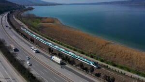 milli hizli tren saatte 225 kilometre hiza ulasti204895 1