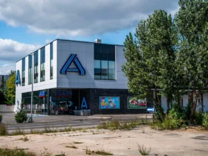 Almanya’da dev market zinciri binlerce kişiyi kapının önüne koyuyor