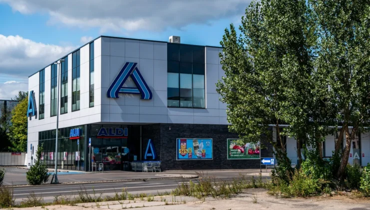 Almanya’da dev market zinciri binlerce kişiyi kapının önüne koyuyor