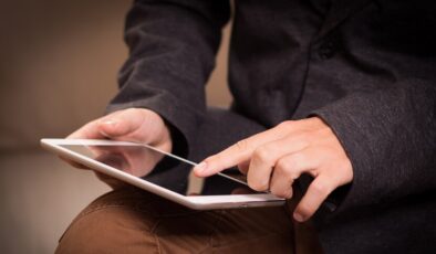 Yeşilay uyardı: İnternette geçirilen süre arttıkça siber zorbalık riski kapıya dayanıyor