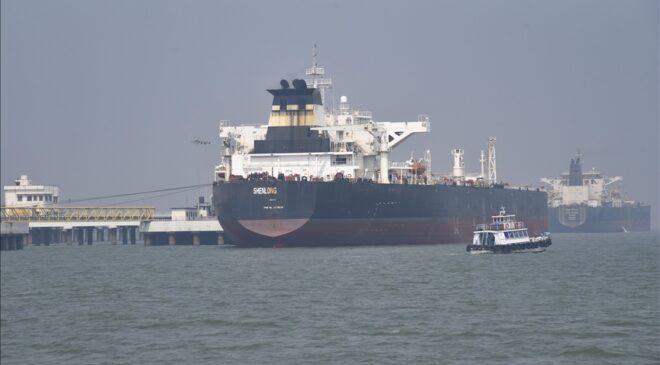 Hürmüz Boğazı’nda trafik durma noktasında: Geçişler yüzde 95 azaldı!